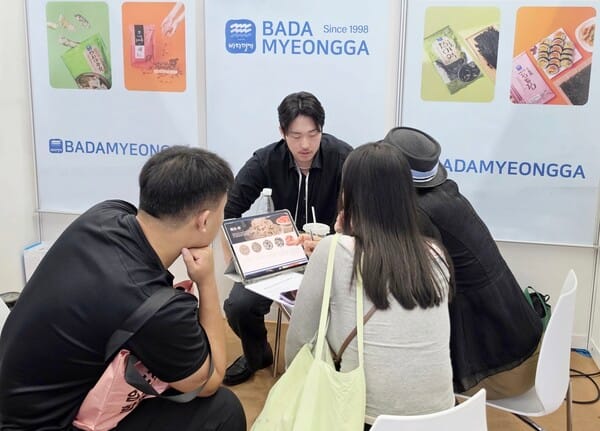 목포대 무역학도들, 선전 한인경제무역박람회서 수산식품 홍보