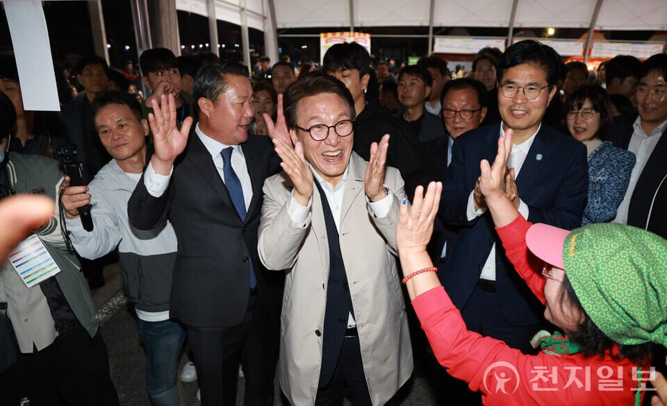 순창장류축제, 공연 중단 후 내빈 인사로 사과